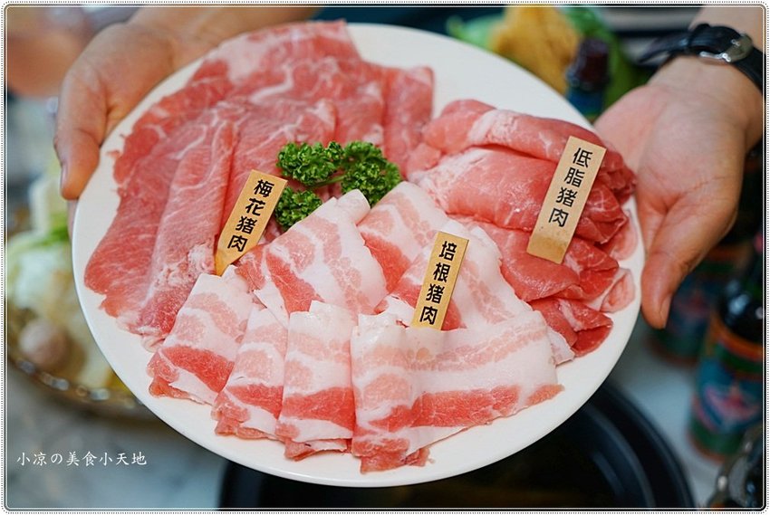 海鮮珠寶盒好華麗！台中火鍋浮誇無極限，豪華海鮮珠寶盒+20盎司肉品，「夢幻逸品」雙人套餐浪漫來襲~