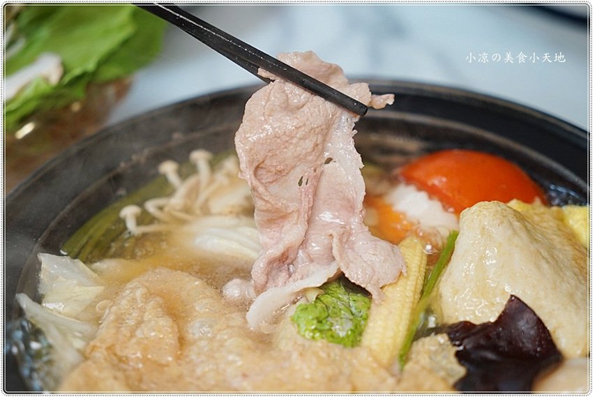 海鮮珠寶盒好華麗！台中火鍋浮誇無極限，豪華海鮮珠寶盒+20盎司肉品，「夢幻逸品」雙人套餐浪漫來襲~