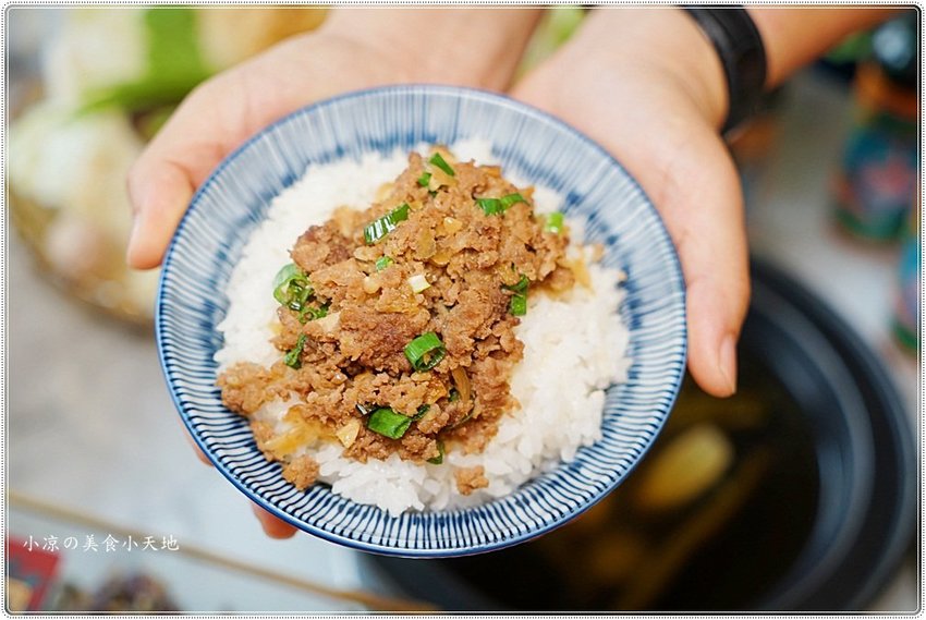海鮮珠寶盒好華麗！台中火鍋浮誇無極限，豪華海鮮珠寶盒+20盎司肉品，「夢幻逸品」雙人套餐浪漫來襲~