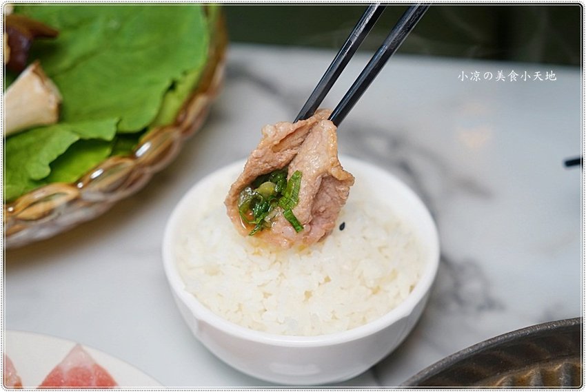 海鮮珠寶盒好華麗！台中火鍋浮誇無極限，豪華海鮮珠寶盒+20盎司肉品，「夢幻逸品」雙人套餐浪漫來襲~