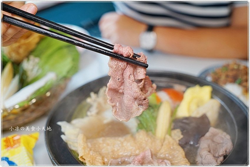 海鮮珠寶盒好華麗！台中火鍋浮誇無極限，豪華海鮮珠寶盒+20盎司肉品，「夢幻逸品」雙人套餐浪漫來襲~