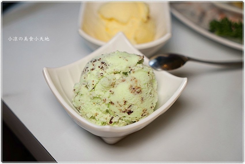 海鮮珠寶盒好華麗！台中火鍋浮誇無極限，豪華海鮮珠寶盒+20盎司肉品，「夢幻逸品」雙人套餐浪漫來襲~