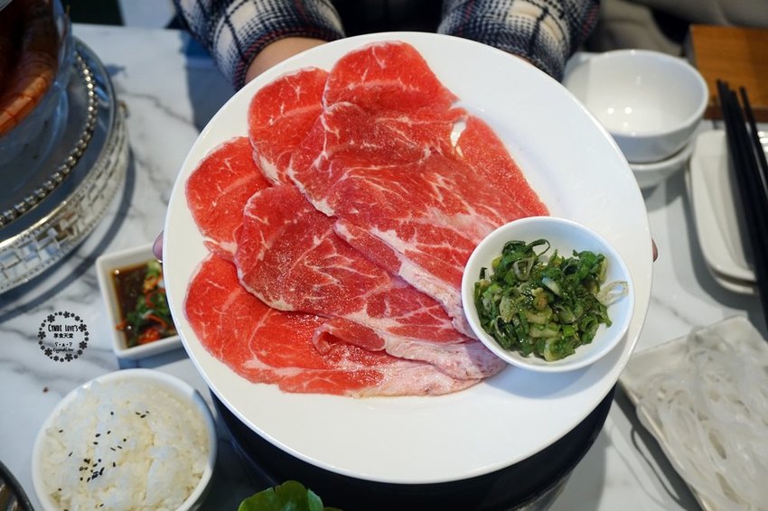 久違石頭火鍋，台中逢甲最美火鍋店，超狂鳥籠火鍋，1000左右雙人火烤兩吃 - Cyndi loves享食天堂