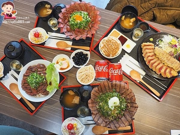 桃園小巨蛋美食-丼Fun「日本式丼ご飯」桃園店-IG爆紅重量級肉肉丼飯,炙燒牛排.鹽蔥牛舌令人驚艷 (邀約) @民宿女王芽月-美食.旅遊.全台趴趴走