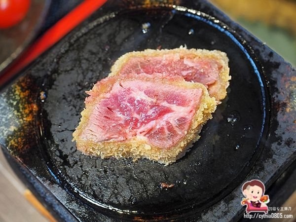 桃園小巨蛋美食-丼Fun「日本式丼ご飯」桃園店-IG爆紅重量級肉肉丼飯,炙燒牛排.鹽蔥牛舌令人驚艷 (邀約) @民宿女王芽月-美食.旅遊.全台趴趴走