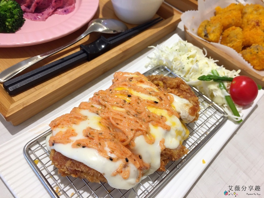 茉莉公主蛋包飯  || 台中北屯五目坊的隱藏版裙擺公主風蛋包飯，親子友善和家庭聚餐餐廳