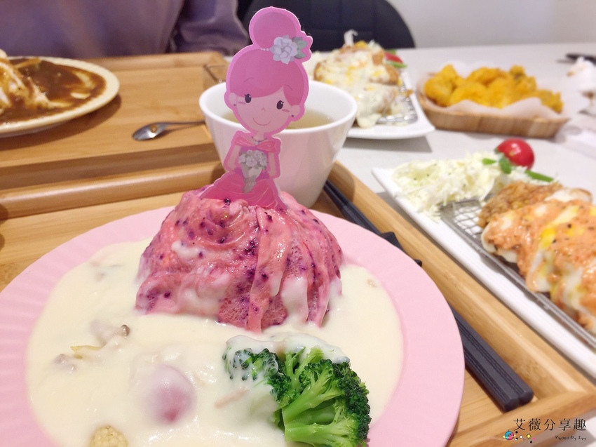 茉莉公主蛋包飯  || 台中北屯五目坊的隱藏版裙擺公主風蛋包飯，親子友善和家庭聚餐餐廳