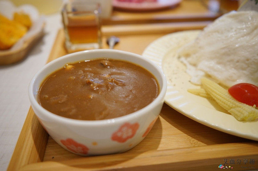 茉莉公主蛋包飯  || 台中北屯五目坊的隱藏版裙擺公主風蛋包飯，親子友善和家庭聚餐餐廳