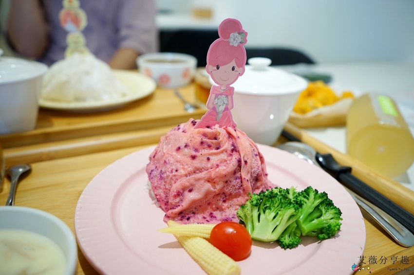 茉莉公主蛋包飯  || 台中北屯五目坊的隱藏版裙擺公主風蛋包飯，親子友善和家庭聚餐餐廳