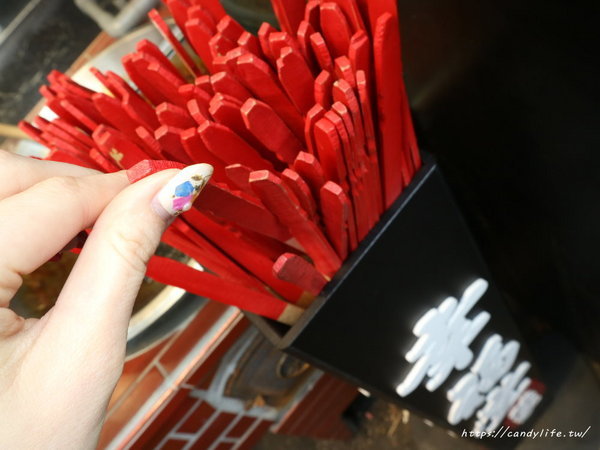 幸福堂 蛋糕菓子燒 黑糖珍珠牛奶專賣店：新竹美食│幸福堂〃城隍廟超人氣排隊店，除了招牌焰遇黑糖珍珠鮮奶，還有心動舒芙蕾新上市！