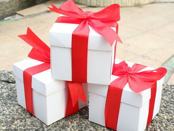 幸福堂 蛋糕菓子燒 黑糖珍珠牛奶專賣店：新竹美食│幸福堂〃城隍廟超人氣排隊店，除了招牌焰遇黑糖珍珠鮮奶，還有心動舒芙蕾新上市！