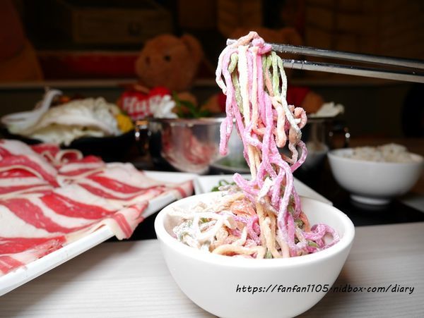 【台北火鍋】熊飽鍋物-東興店 #南京三民站 #宜蘭人氣火鍋店 #泰迪熊主題餐廳 #火鍋 #牛奶鍋 (23).JPG