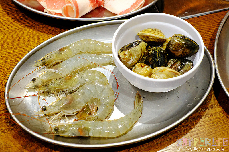 台中火鍋吃到飽,台中火鍋懶人包,台中烤肉推薦,台中烤肉火鍋吃到飽,台中美食,台中美食懶人包,台中韓式,台中韓式烤肉,台中韓式烤肉懶人包,台中韓式燒肉,烤肉吃到飽,生菜包肉,阿豬媽,韓國料理,韓式烤肉,韓式燒肉 @強生與小吠的Hyper人蔘~