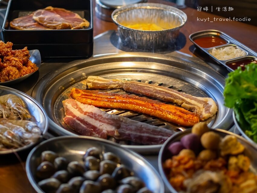 台中烤肉火鍋吃到飽-阿豬媽韓式烤肉火鍋吃到飽台中總店19.jpg