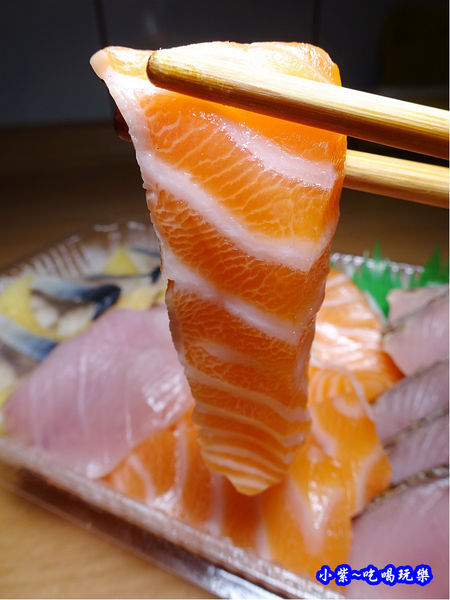 鮭魚生魚片-紳生魚片批發零售.jpg