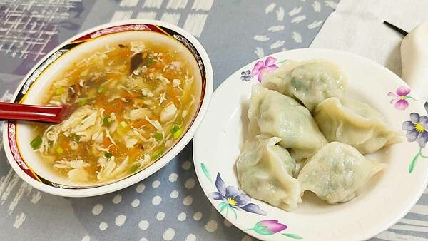 阿助水餃｜隱藏在中正紀念堂捷運站附近２樓的水餃店