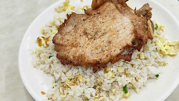 阿助水餃｜隱藏在中正紀念堂捷運站附近２樓的水餃店