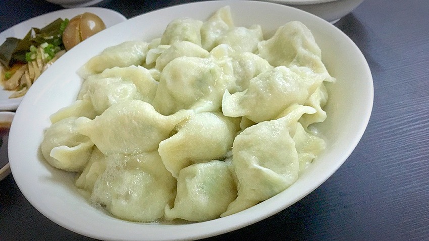 阿助水餃,中正紀念堂美食,我不是他媽媽,冷凍水餃,高麗菜水餃,韭菜水餃,銅板價水餃,人氣水餃,山東水餃,滷味,南門市場,金峰滷肉飯,IG打卡