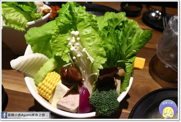 上老石鍋(台南中華店)：[食記]►台南火鍋推薦◄上老石鍋重磅海龍王鍋四人套餐只要1988元含四種湯底、副食、菜盤，愛海鮮的朋友們千萬別錯過!!!!