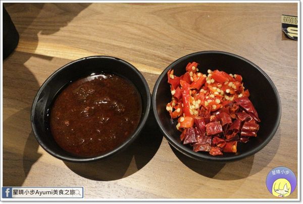 上老石鍋(台南中華店)：[食記]►台南火鍋推薦◄上老石鍋重磅海龍王鍋四人套餐只要1988元含四種湯底、副食、菜盤，愛海鮮的朋友們千萬別錯過!!!!