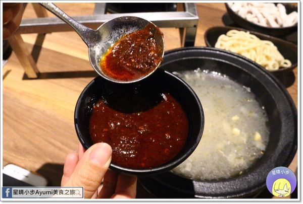 上老石鍋(台南中華店)：[食記]►台南火鍋推薦◄上老石鍋重磅海龍王鍋四人套餐只要1988元含四種湯底、副食、菜盤，愛海鮮的朋友們千萬別錯過!!!!