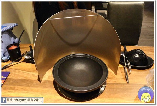 上老石鍋(台南中華店)：[食記]►台南火鍋推薦◄上老石鍋重磅海龍王鍋四人套餐只要1988元含四種湯底、副食、菜盤，愛海鮮的朋友們千萬別錯過!!!!