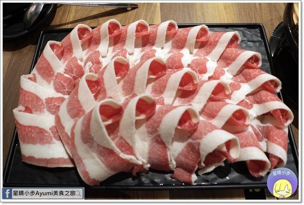 上老石鍋(台南中華店)：[食記]►台南火鍋推薦◄上老石鍋重磅海龍王鍋四人套餐只要1988元含四種湯底、副食、菜盤，愛海鮮的朋友們千萬別錯過!!!!