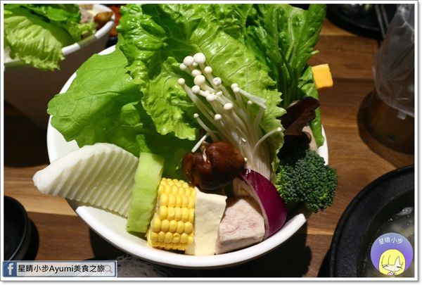 上老石鍋(台南中華店)：[食記]►台南火鍋推薦◄上老石鍋重磅海龍王鍋四人套餐只要1988元含四種湯底、副食、菜盤，愛海鮮的朋友們千萬別錯過!!!!