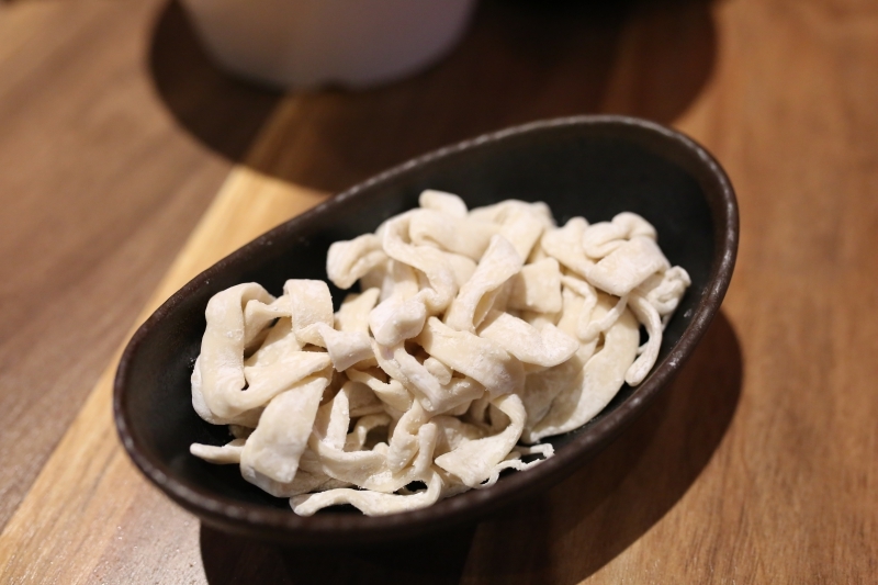 [台南]永康火鍋推薦 上老石鍋-中華店 平價石頭火鍋澎湃實在 和牛肉片＋新鮮海鮮 宵夜晚餐營業至三點