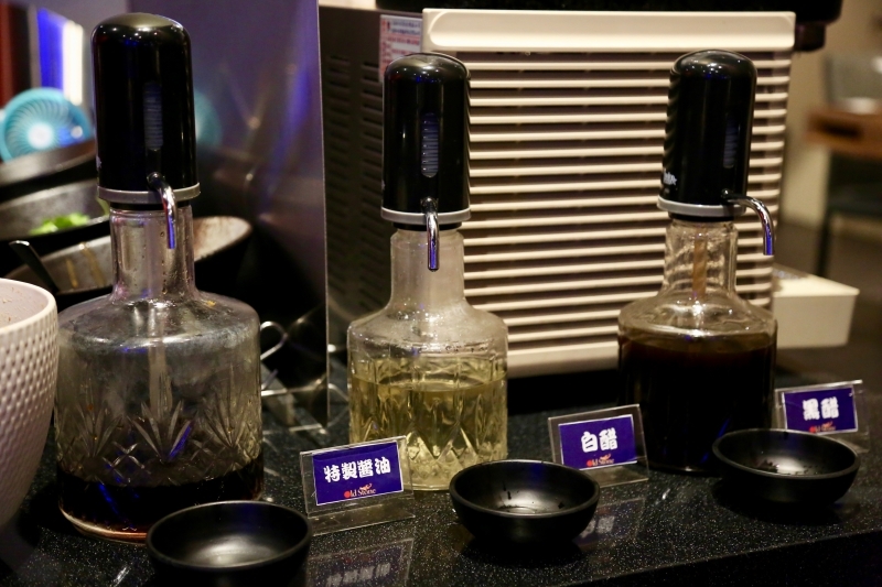 [台南]永康火鍋推薦 上老石鍋-中華店 平價石頭火鍋澎湃實在 和牛肉片＋新鮮海鮮 宵夜晚餐營業至三點