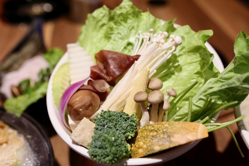 [台南]永康火鍋推薦 上老石鍋-中華店 平價石頭火鍋澎湃實在 和牛肉片＋新鮮海鮮 宵夜晚餐營業至三點