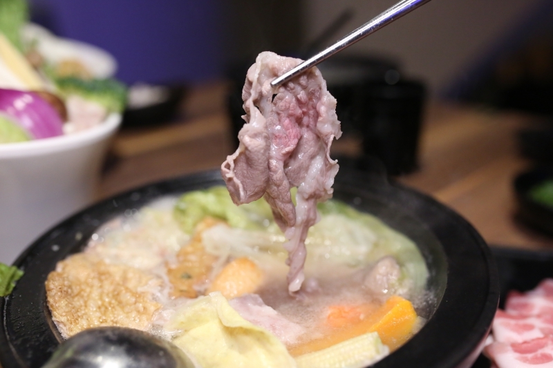 [台南]永康火鍋推薦 上老石鍋-中華店 平價石頭火鍋澎湃實在 和牛肉片＋新鮮海鮮 宵夜晚餐營業至三點