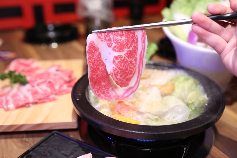 [台南]永康火鍋推薦 上老石鍋-中華店 平價石頭火鍋澎湃實在 和牛肉片＋新鮮海鮮 宵夜晚餐營業至三點