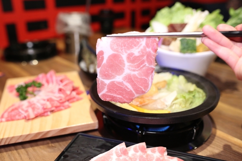 [台南]永康火鍋推薦 上老石鍋-中華店 平價石頭火鍋澎湃實在 和牛肉片＋新鮮海鮮 宵夜晚餐營業至三點