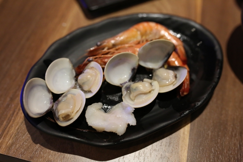 [台南]永康火鍋推薦 上老石鍋-中華店 平價石頭火鍋澎湃實在 和牛肉片＋新鮮海鮮 宵夜晚餐營業至三點