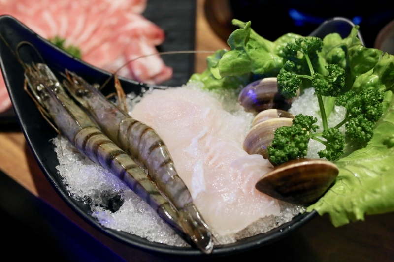 [台南]永康火鍋推薦 上老石鍋-中華店 平價石頭火鍋澎湃實在 和牛肉片＋新鮮海鮮 宵夜晚餐營業至三點