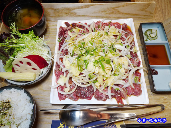 蒜香甜洋蔥牛燒肉-虎次 (2).jpg