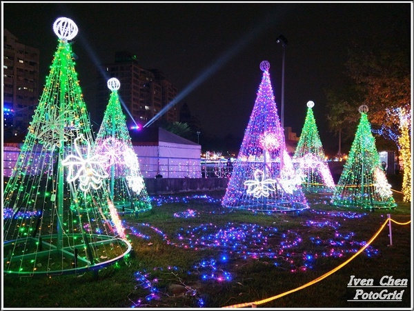 2019桃園燈會三民主燈區(三民主燈區)：《2019桃園燈會》2019.02.14下班到桃園『三民主燈區』燈會趴趴走