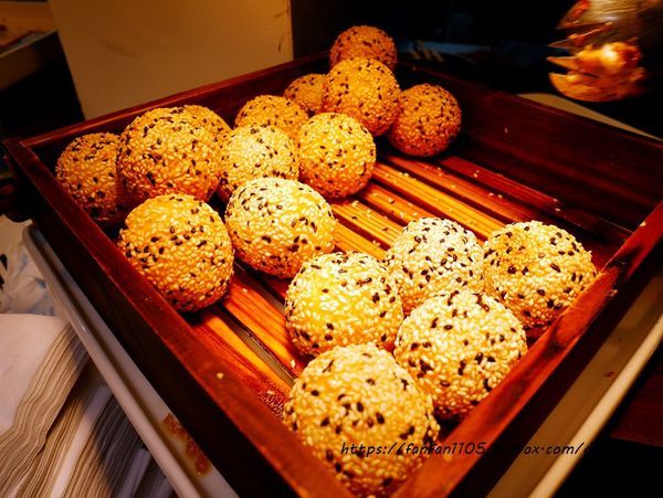 【桃園吃到飽】港點大師-愛買桃園店 #麻辣小龍蝦 #港式點心 #流沙奶皇包 #鮮蝦腸粉 #燒賣 (9).JPG