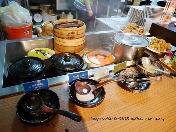 【桃園吃到飽】港點大師-愛買桃園店 #麻辣小龍蝦 #港式點心 #流沙奶皇包 #鮮蝦腸粉 #燒賣 (3).JPG