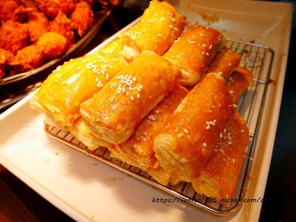 【桃園吃到飽】港點大師-愛買桃園店 #麻辣小龍蝦 #港式點心 #流沙奶皇包 #鮮蝦腸粉 #燒賣 (11).JPG