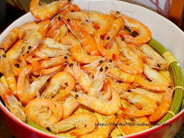 【桃園吃到飽】港點大師-愛買桃園店 #麻辣小龍蝦 #港式點心 #流沙奶皇包 #鮮蝦腸粉 #燒賣 (7).JPG