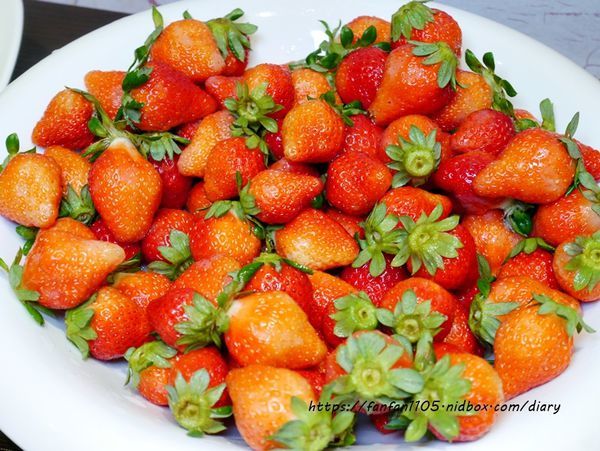 【桃園吃到飽】港點大師-愛買桃園店 #麻辣小龍蝦 #港式點心 #流沙奶皇包 #鮮蝦腸粉 #燒賣 (28).JPG