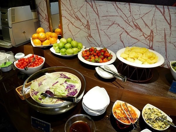 【桃園吃到飽】港點大師-愛買桃園店 #麻辣小龍蝦 #港式點心 #流沙奶皇包 #鮮蝦腸粉 #燒賣 (29).JPG