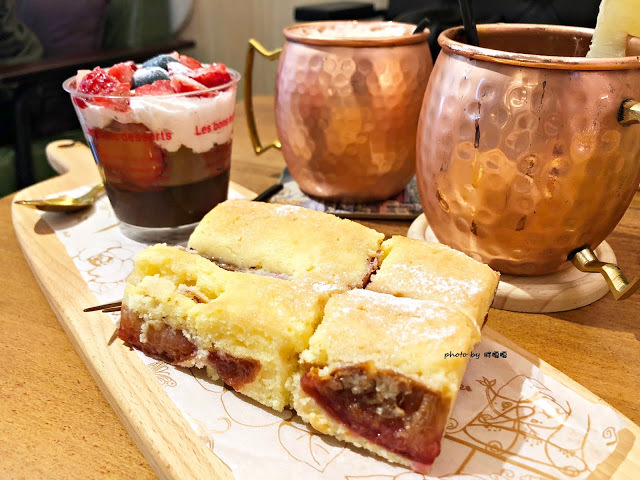 【台中 大里】尊珈啡enjoy coffee🎵🎶🎵以客為尊，以「尊」為家，讓人超放鬆的居家咖啡小店，老闆是香港人，超厚西多士根本無敵，自家調製義式肉醬外面真的吃不到，每天還有不同的手做甜點，驚喜不斷，