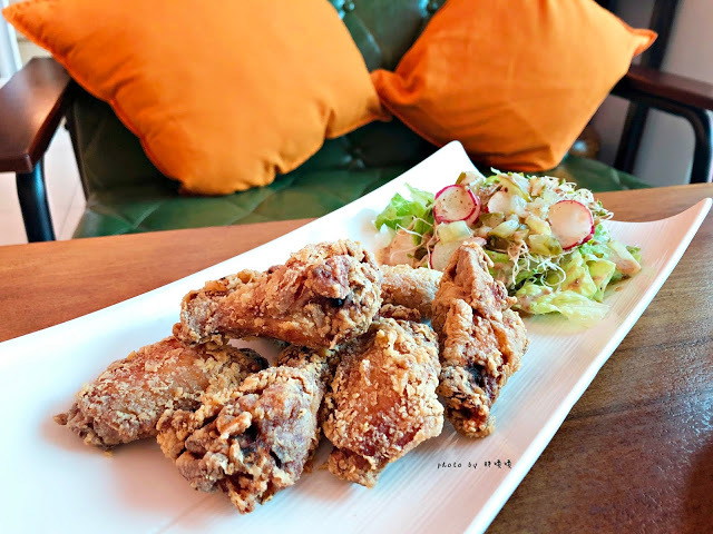 【台中 大里】尊珈啡enjoy coffee🎵🎶🎵二訪美味更升級，每天都有新甜點，菜單不定期更換，每一道餐點都非常好吃，不論內用、外帶都可以，近十九甲健康公園及Dali Art藝術廣場~