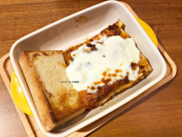 【台中 大里】尊珈啡enjoy coffee🎵🎶🎵以客為尊，以「尊」為家，讓人超放鬆的居家咖啡小店，老闆是香港人，超厚西多士根本無敵，自家調製義式肉醬外面真的吃不到，每天還有不同的手做甜點，驚喜不斷，