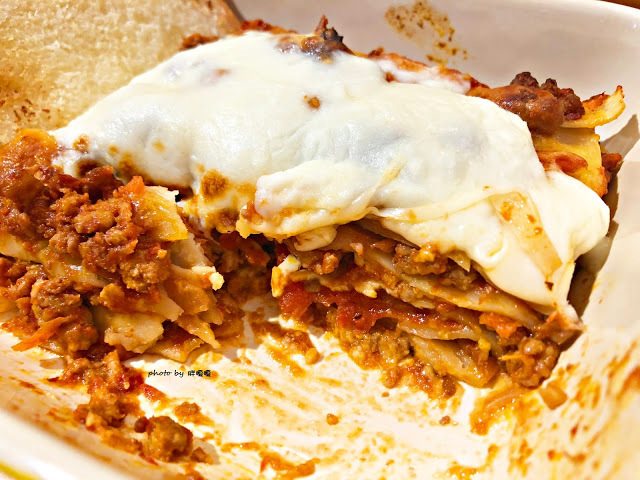 【台中 大里】尊珈啡enjoy coffee🎵🎶🎵以客為尊，以「尊」為家，讓人超放鬆的居家咖啡小店，老闆是香港人，超厚西多士根本無敵，自家調製義式肉醬外面真的吃不到，每天還有不同的手做甜點，驚喜不斷，