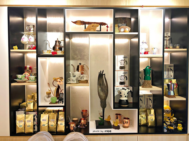 【台中 大里】尊珈啡enjoy coffee🎵🎶🎵以客為尊，以「尊」為家，讓人超放鬆的居家咖啡小店，老闆是香港人，超厚西多士根本無敵，自家調製義式肉醬外面真的吃不到，每天還有不同的手做甜點，驚喜不斷，