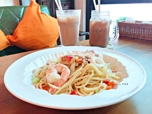 【台中 大里】尊珈啡enjoy coffee🎵🎶🎵二訪美味更升級，每天都有新甜點，菜單不定期更換，每一道餐點都非常好吃，不論內用、外帶都可以，近十九甲健康公園及Dali Art藝術廣場~